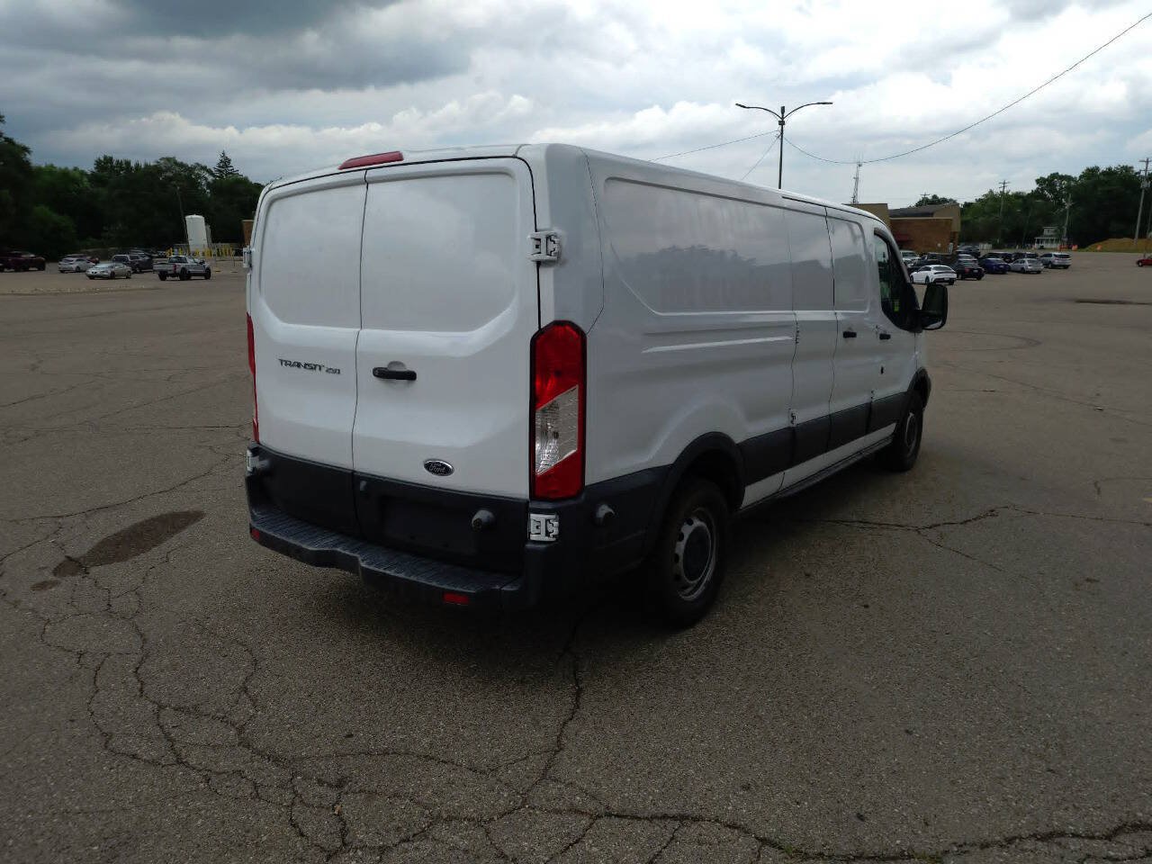 Used 2018 Ford Transit 250 148 Low Roof RWD image 4