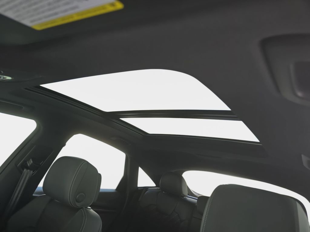 Used 2024 Audi SQ5 Premium Plus w/ S Sport Package image 28