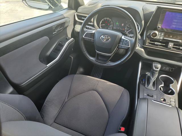 Used 2024 Toyota Highlander LE FWD image 10