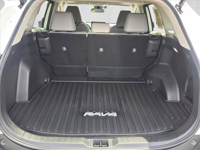 Used 2022 Toyota RAV4 XLE Premium AWD/4WD image 6