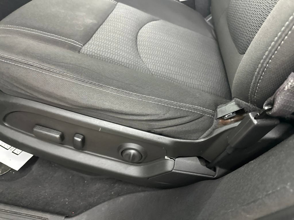 Used 2015 Chevrolet Traverse LT w/ Style and Technology Package FWD image 35