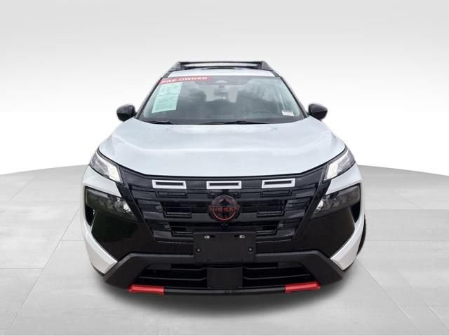 Used 2025 Nissan Rogue SV AWD/4WD image 4