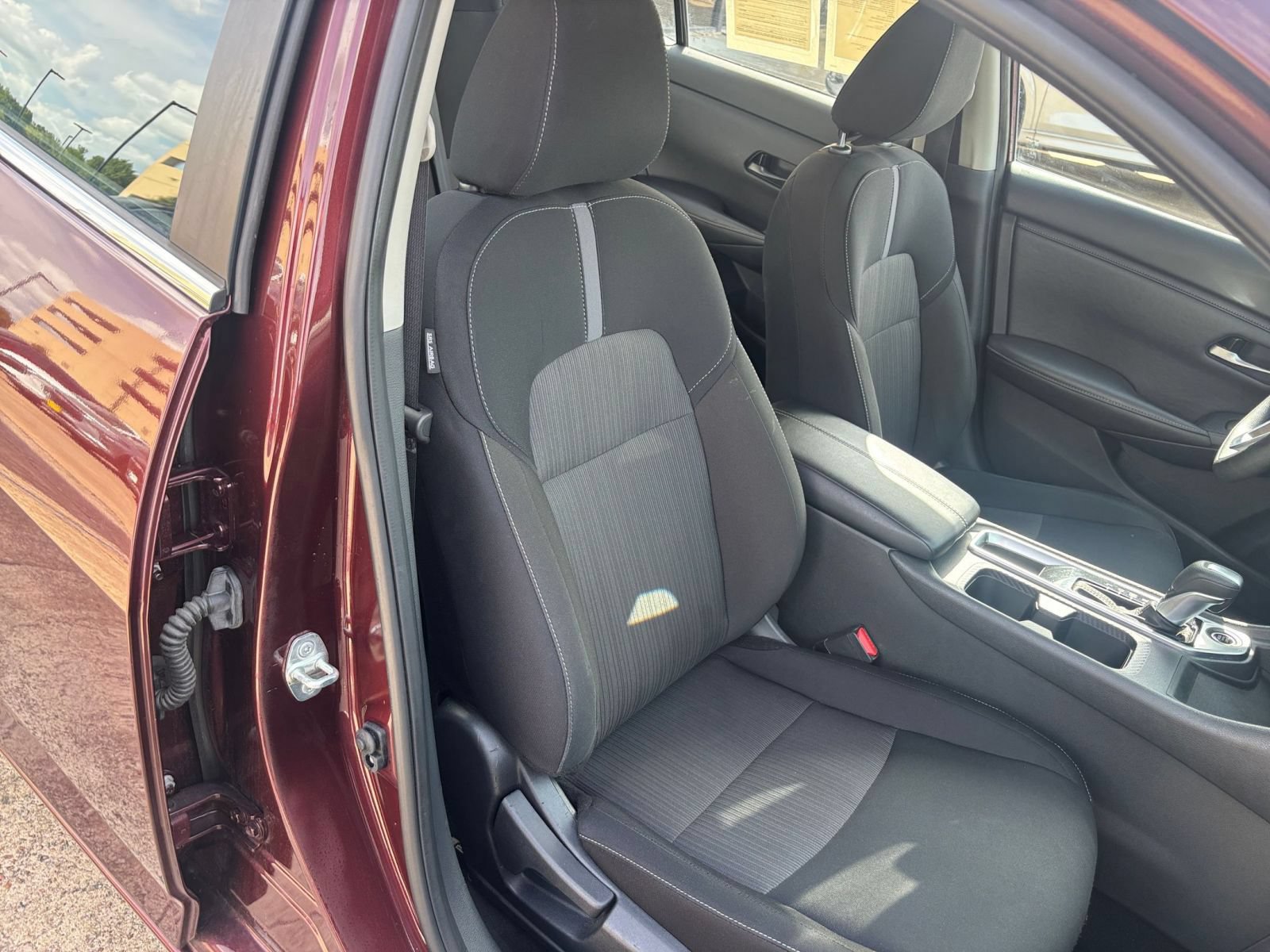 Used 2025 Nissan Sentra SV FWD image 34