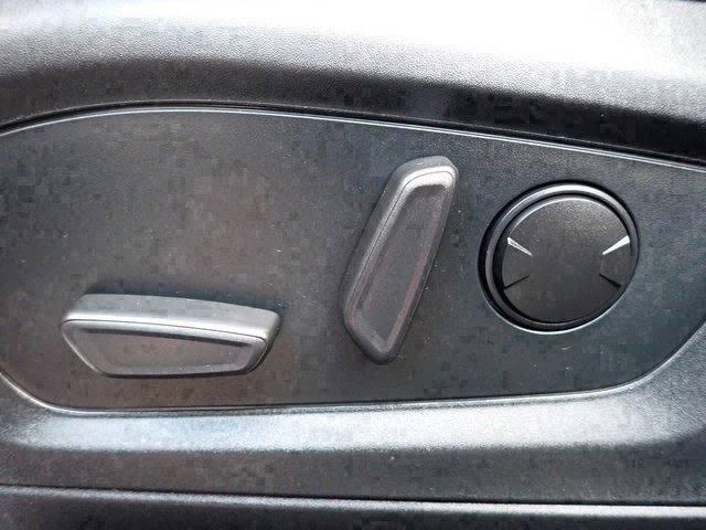 Used 2023 Ford Explorer XLT w/ Equipment Group 202A image 21