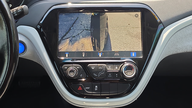 Used 2020 Chevrolet Bolt Premier w/ Infotainment Package FWD image 27