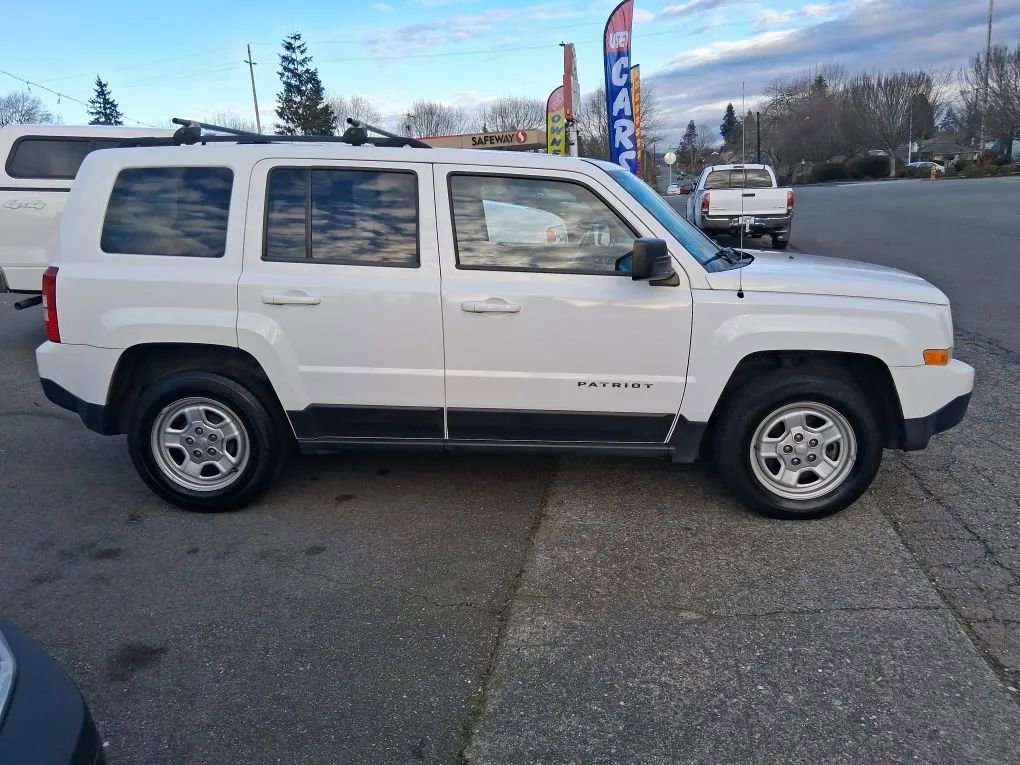Used 2014 Jeep Patriot Sport w/ Power Value Group FWD image 4