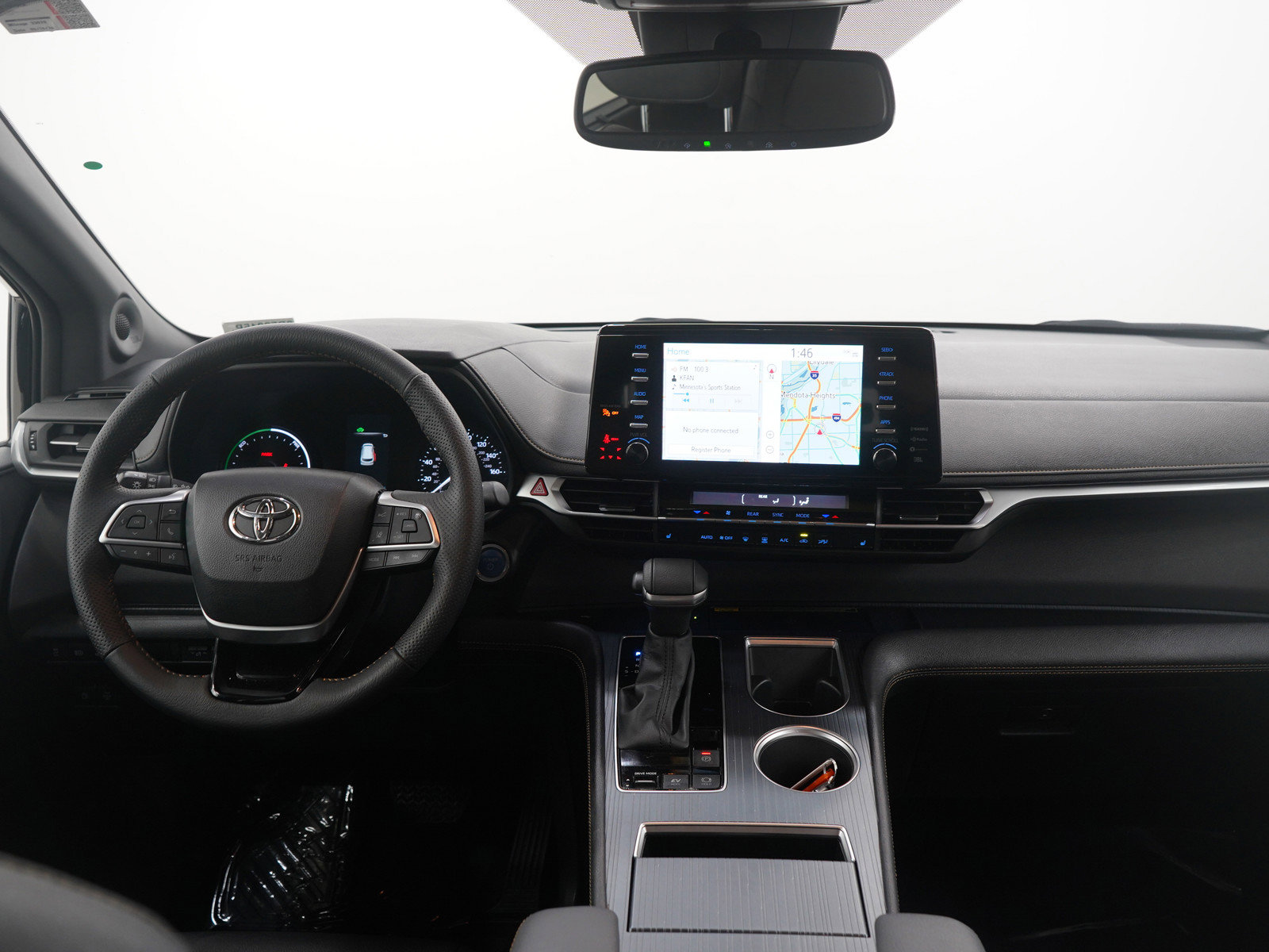 Used 2023 Toyota Sienna XLE Woodland Edition image 15