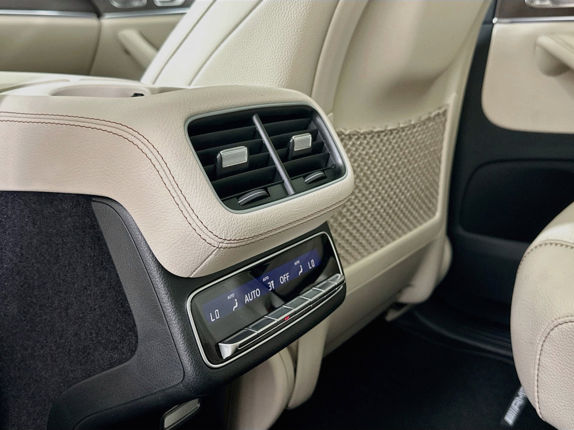 New 2027 Mercedes-Benz GLS 450 4MATIC image 27