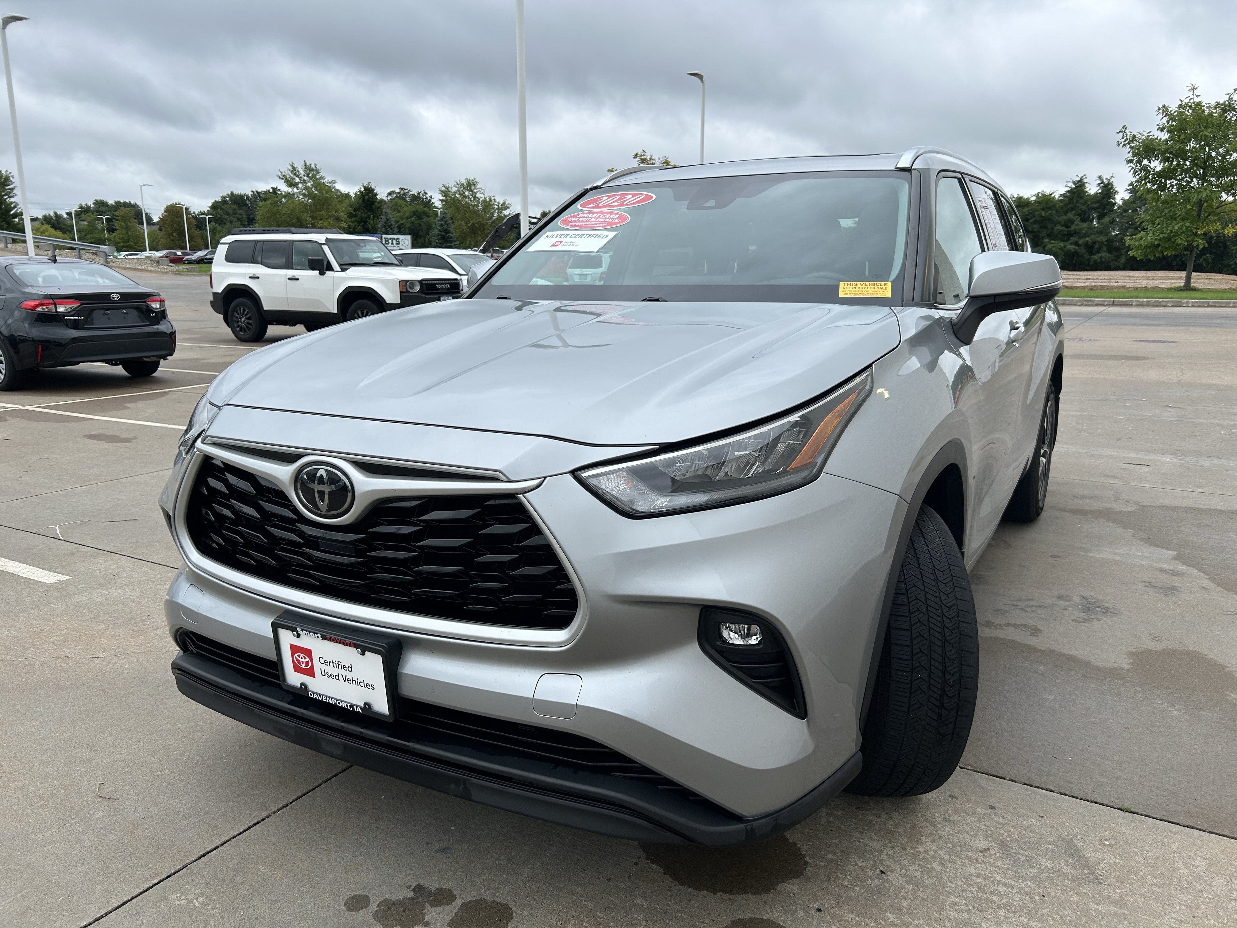 Certified 2020 Toyota Highlander XLE AWD/4WD image 3