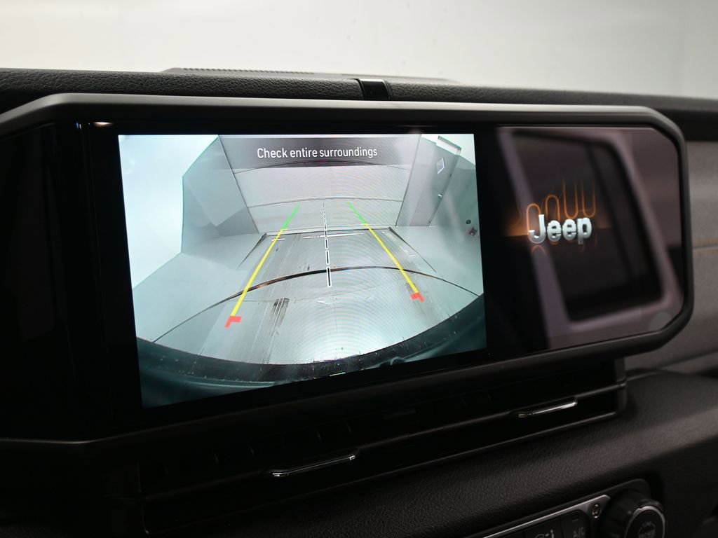 Used 2025 Jeep Wrangler Sport image 13
