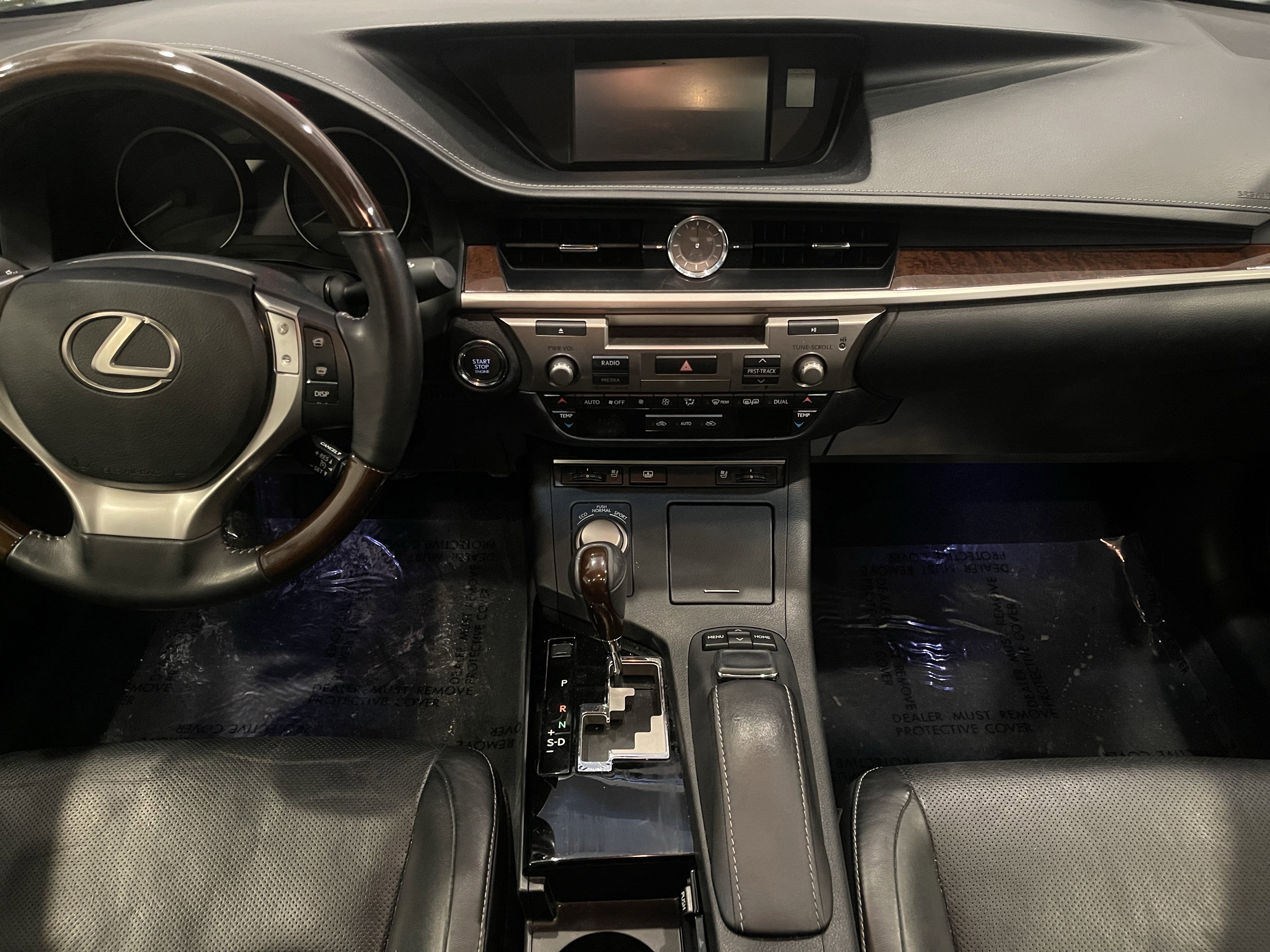 Used 2015 Lexus ES 350 w/ Luxury Package FWD image 13