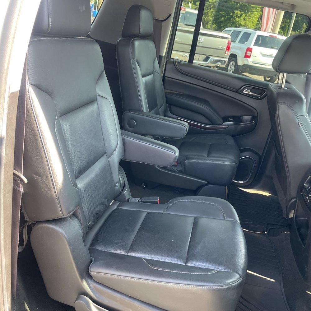 Used 2017 GMC Yukon XL SLT w/ Open Road Package AWD/4WD image 12