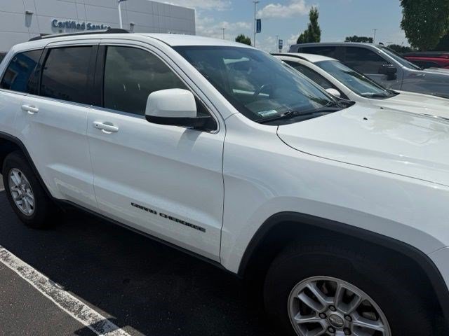 Used 2020 Jeep Grand Cherokee Laredo AWD/4WD image 17