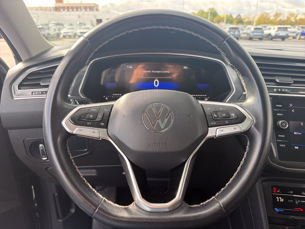 Certified 2023 Volkswagen Tiguan SE w/ Panoramic Sunroof Package FWD image 11