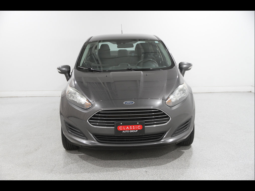 Used 2015 Ford Fiesta SE FWD image 2