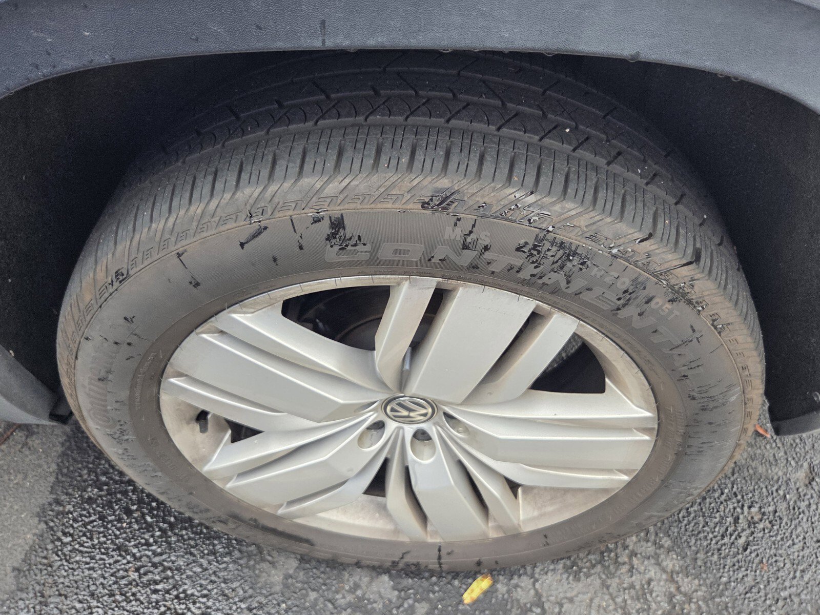 Used 2019 Volkswagen Atlas SE w/ Panoramic Sunroof Package image 5