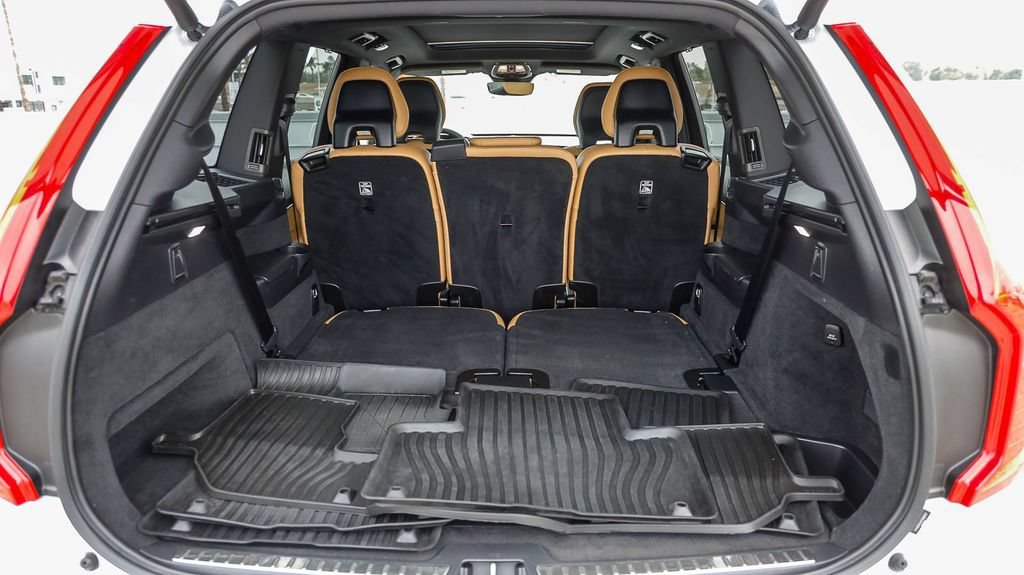 Used 2023 Volvo XC90 B6 Ultimate w/ Protection Package Premier AWD/4WD image 31