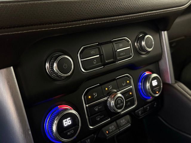 Used 2023 GMC Yukon XL SLT image 19