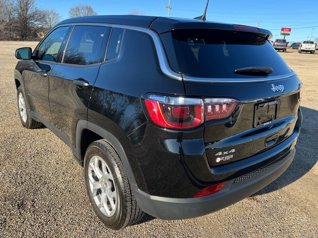 Used 2024 Jeep Compass Sport image 5