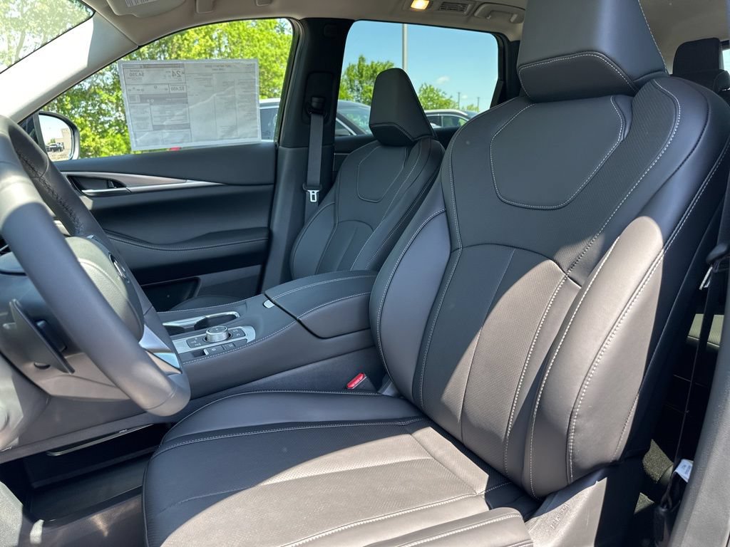 Used 2027 INFINITI QX60 Luxe w/ Cargo Package AWD/4WD image 39