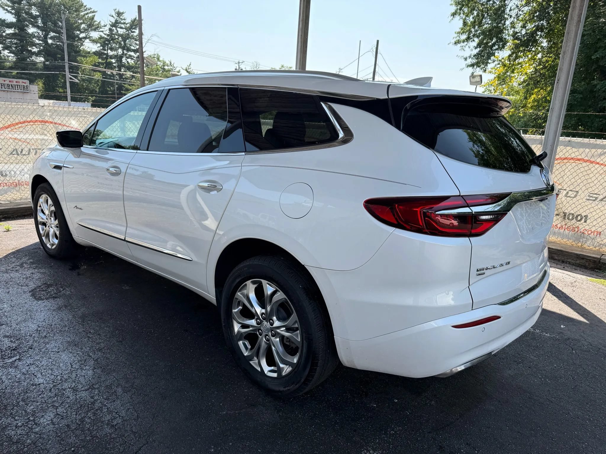 Used 2021 Buick Enclave Avenir w/ Avenir Technology Package AWD/4WD image 63