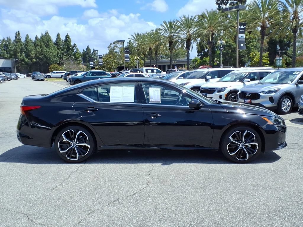Used 2023 Nissan Altima 2.5 SR FWD image 4
