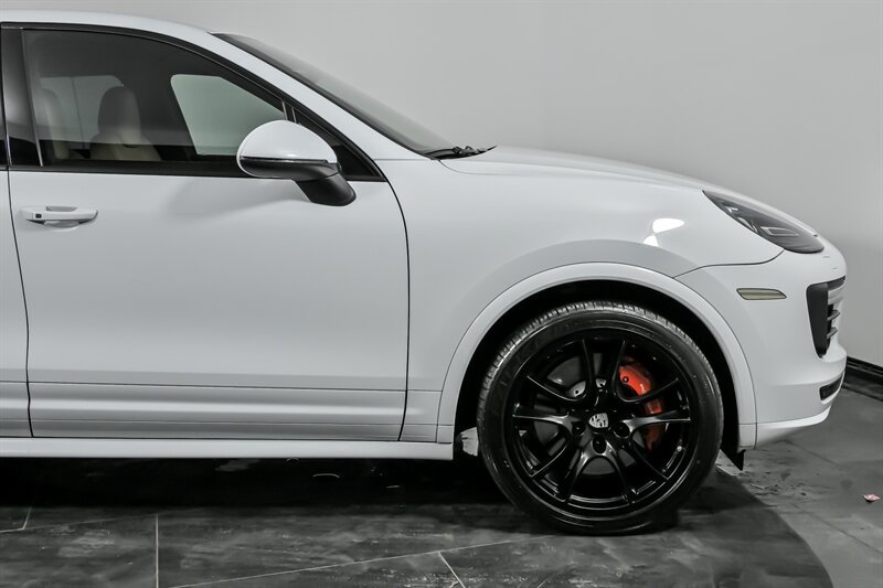 Used 2016 Porsche Cayenne GTS AWD/4WD image 12