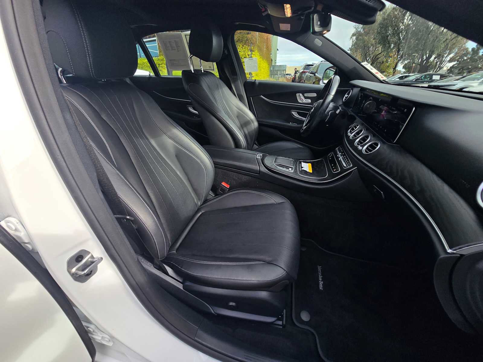 Used 2022 Mercedes-Benz E 350 Sedan image 11