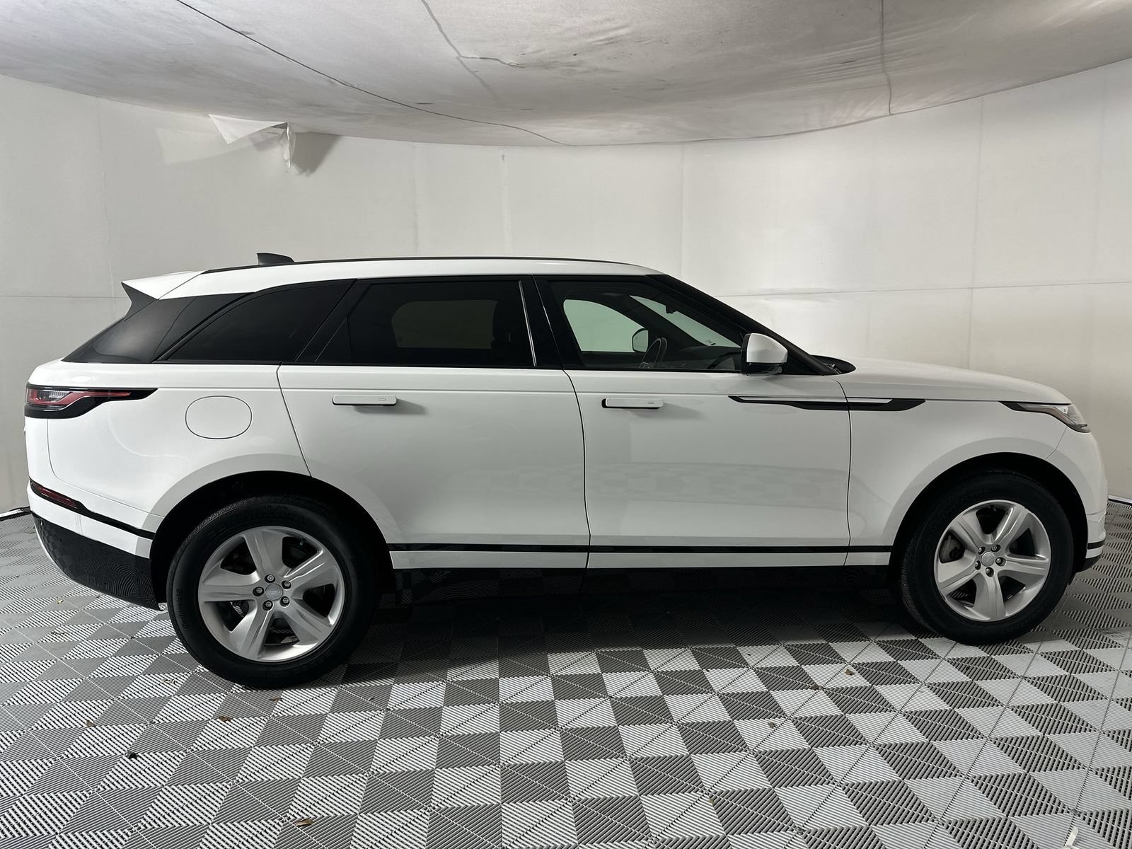 Used 2022 Land Rover Range Rover Velar S AWD/4WD image 9