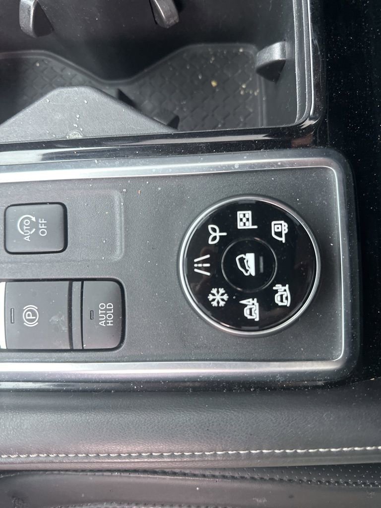 Used 2022 Nissan Pathfinder S AWD/4WD image 10