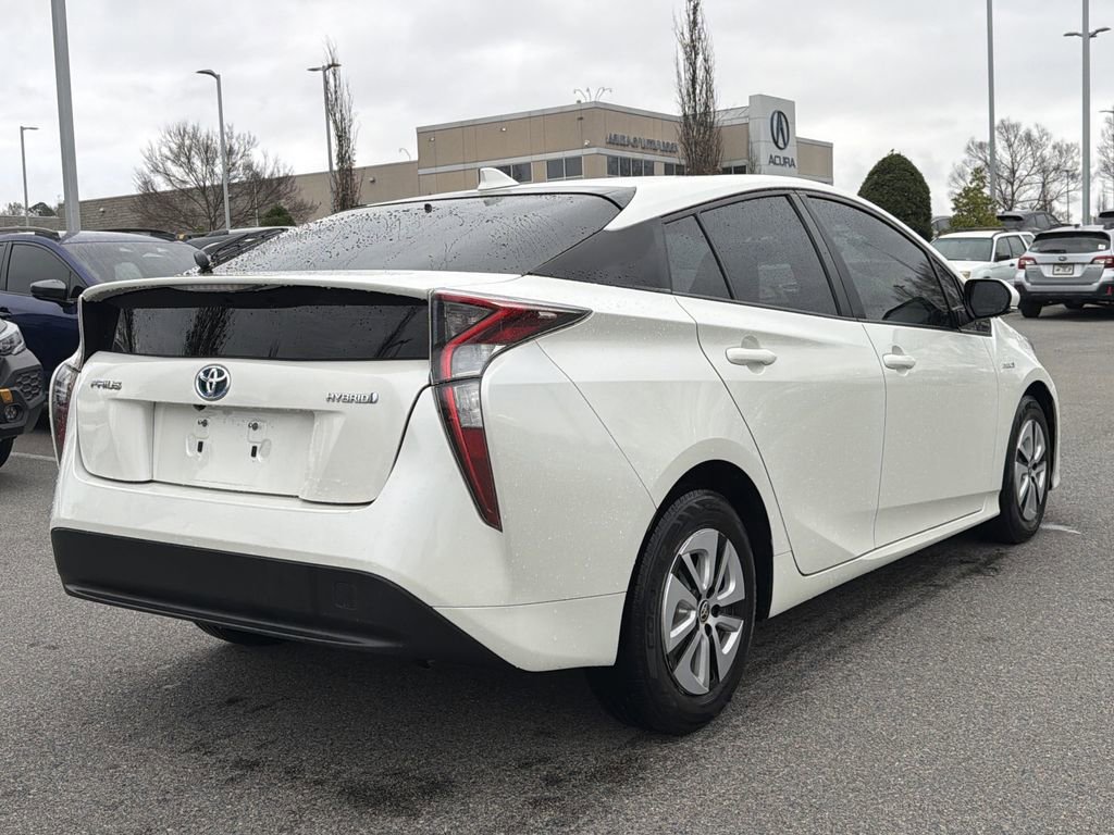 Used 2016 Toyota Prius Four image 3