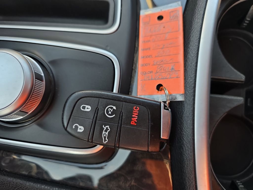 Used 2018 Chrysler 300 Limited image 29