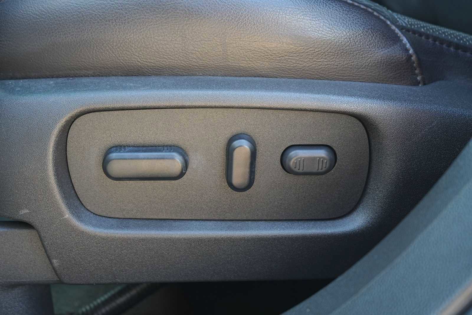 Used 2013 Ford Explorer Limited image 12