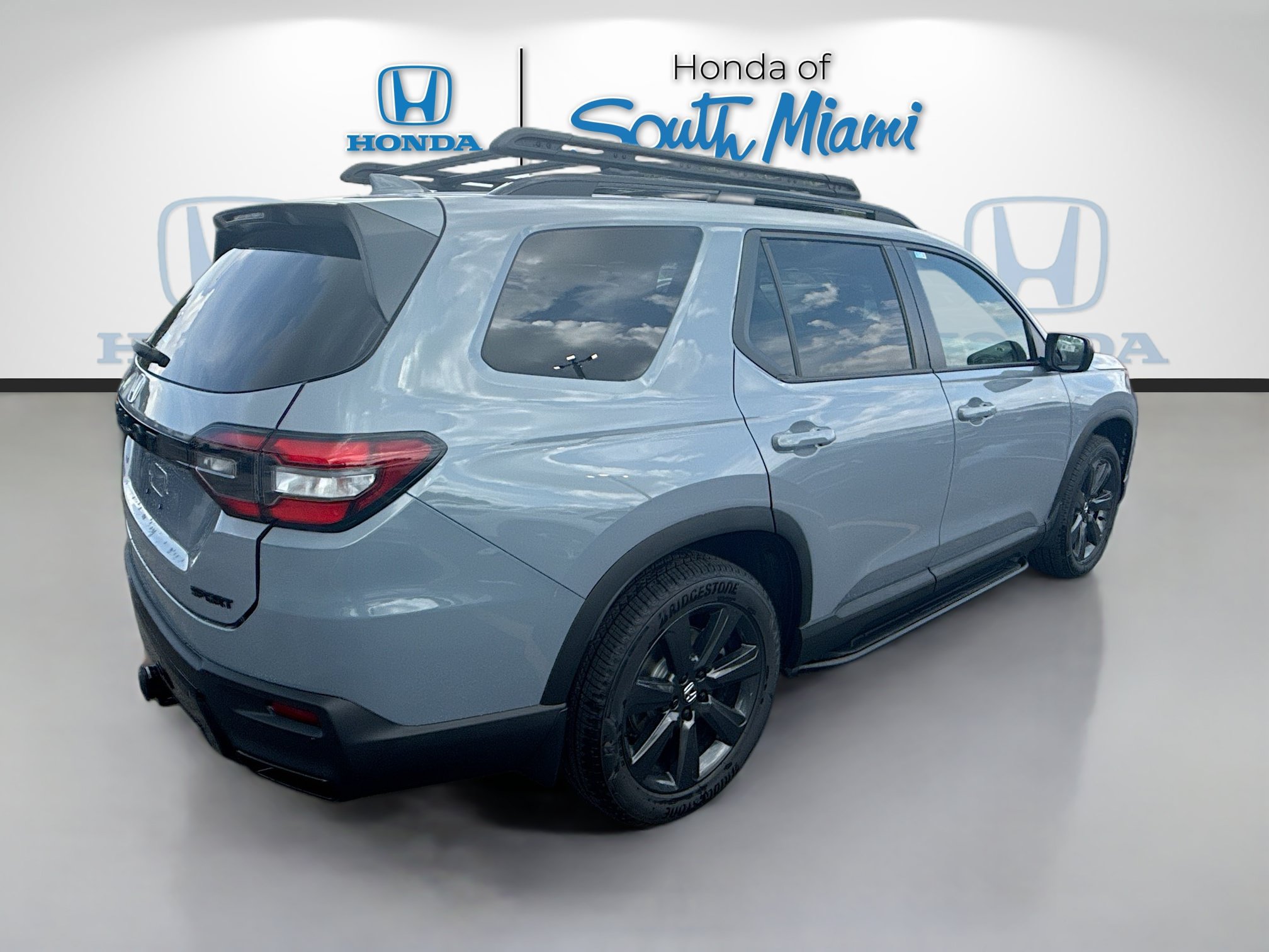 New 2026 Honda Pilot Sport image 7