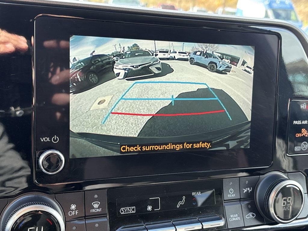 Used 2023 Toyota Highlander LE image 17