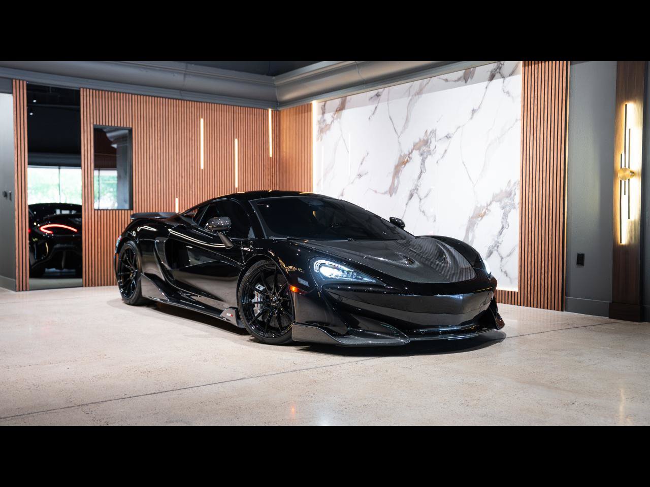 Used 2019 McLaren 600LT RWD image 1