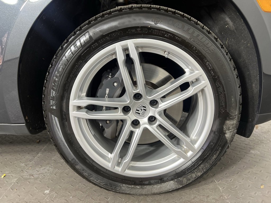 Used 2025 Porsche Macan image 13