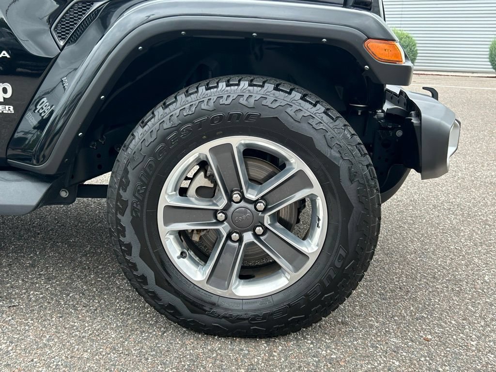 Used 2022 Jeep Wrangler Unlimited Sahara AWD/4WD image 47