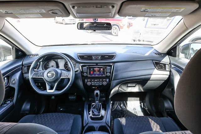 Used 2018 Nissan Rogue SV image 13