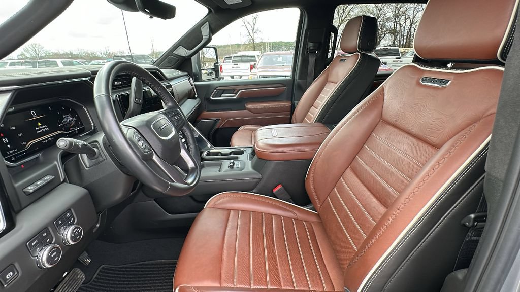 Used 2025 GMC Sierra 2500 Denali Ultimate AWD/4WD image 10