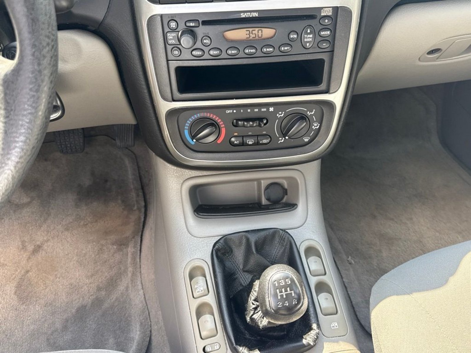 Used 2003 Saturn L-Series L200 FWD image 6