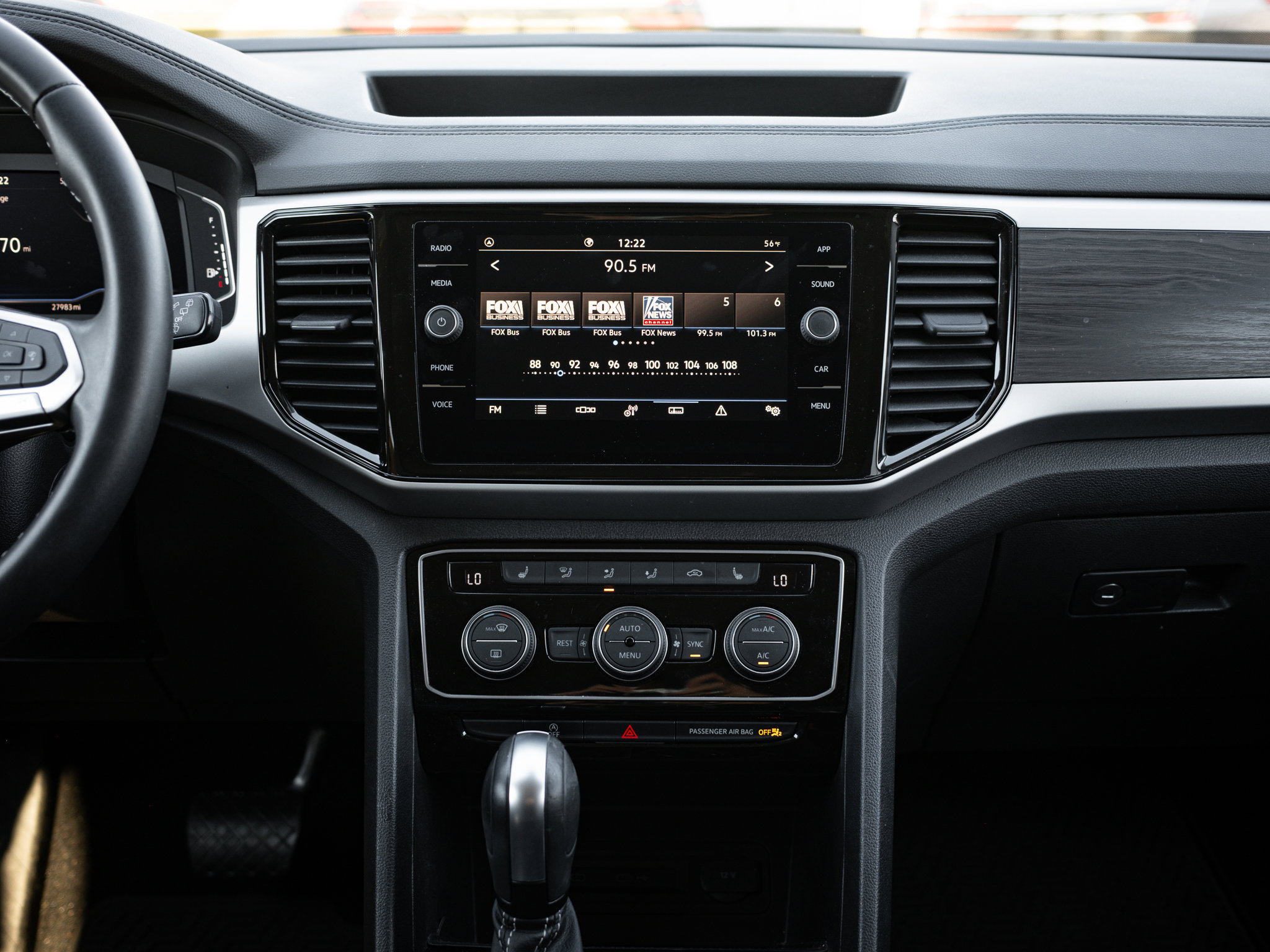 Used 2023 Volkswagen Atlas SE image 27