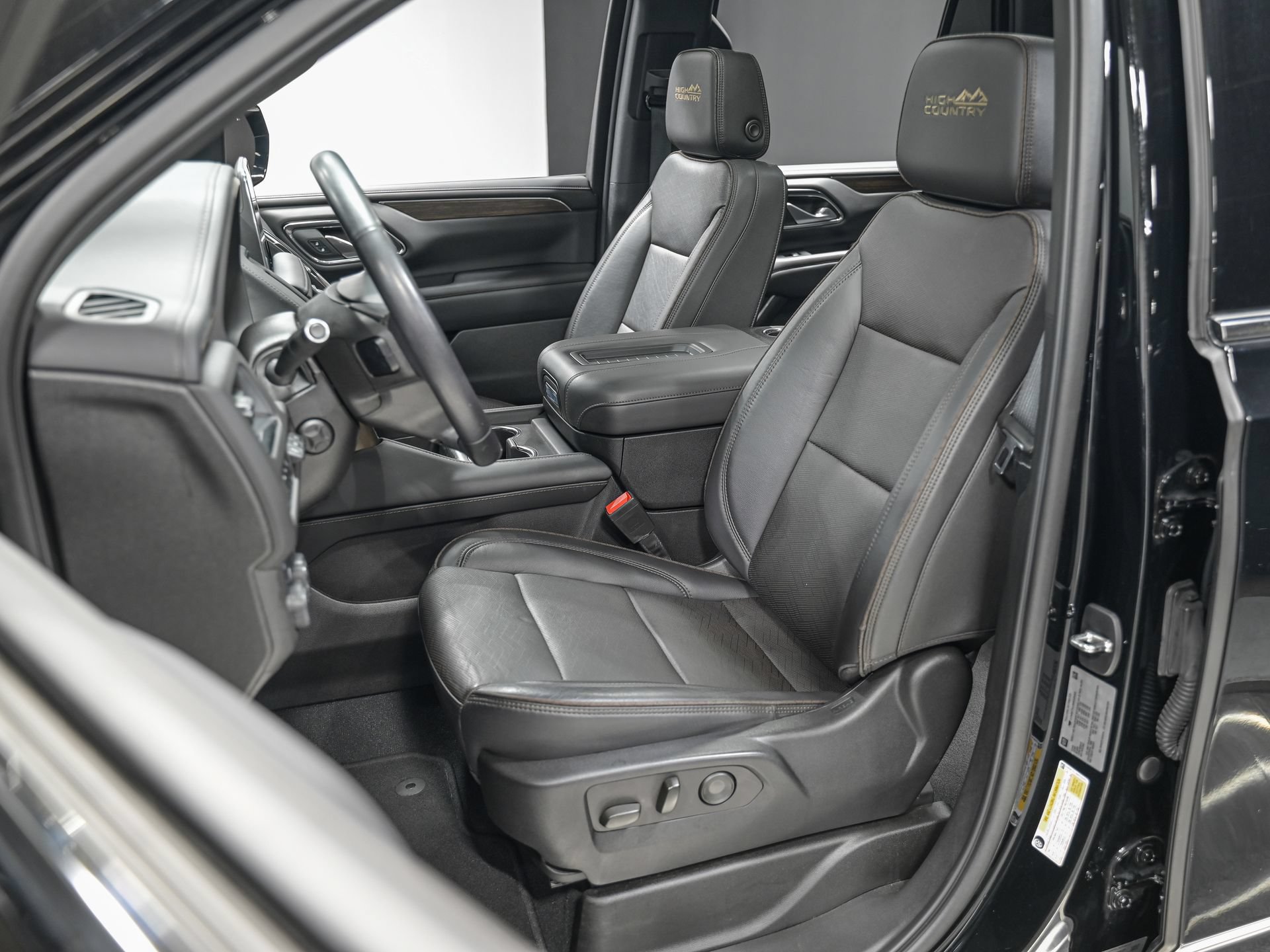 Used 2022 Chevrolet Tahoe High Country AWD/4WD image 16