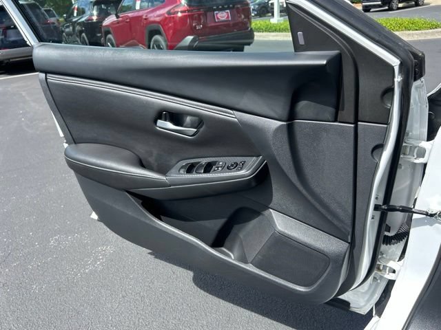 Used 2025 Nissan Sentra SV FWD image 28