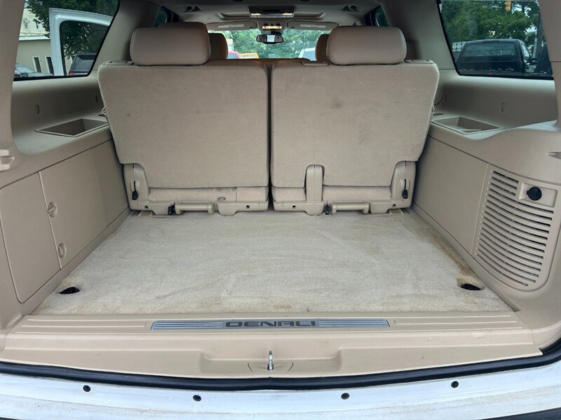 Used 2007 GMC Yukon XL Denali AWD/4WD image 13