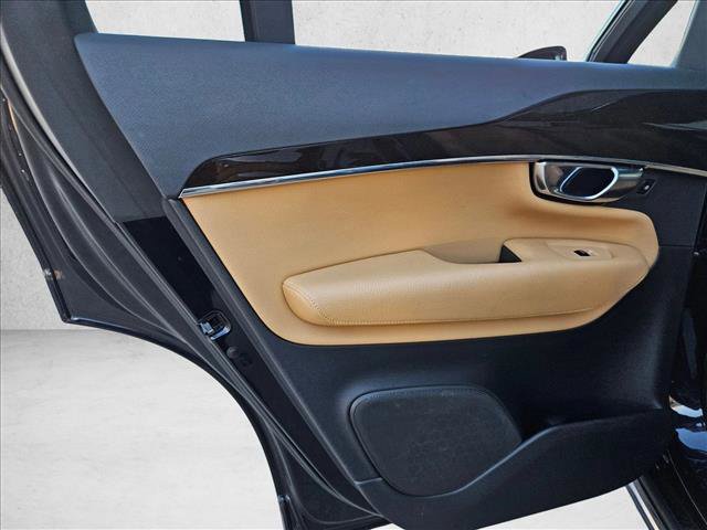 Used 2017 Volvo XC90 T6 Momentum w/ Vision Package image 22