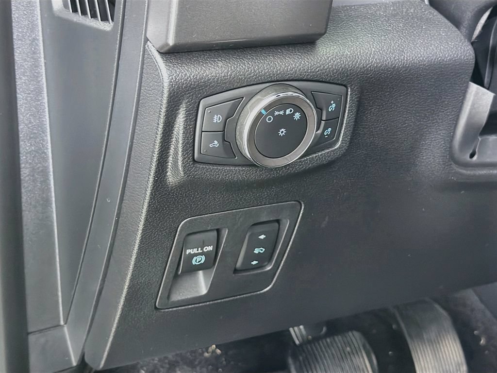 Used 2018 Ford F150 XLT w/ Equipment Group 302A Luxury AWD/4WD image 13