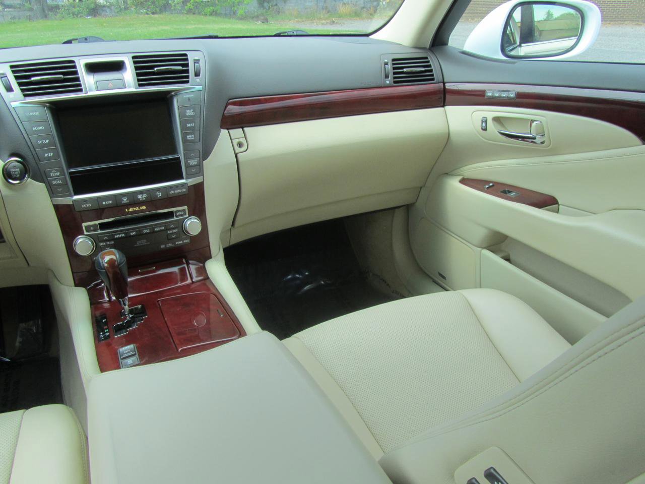 Used 2011 Lexus LS 460 Luxury w/ Luxury Value Edition image 14