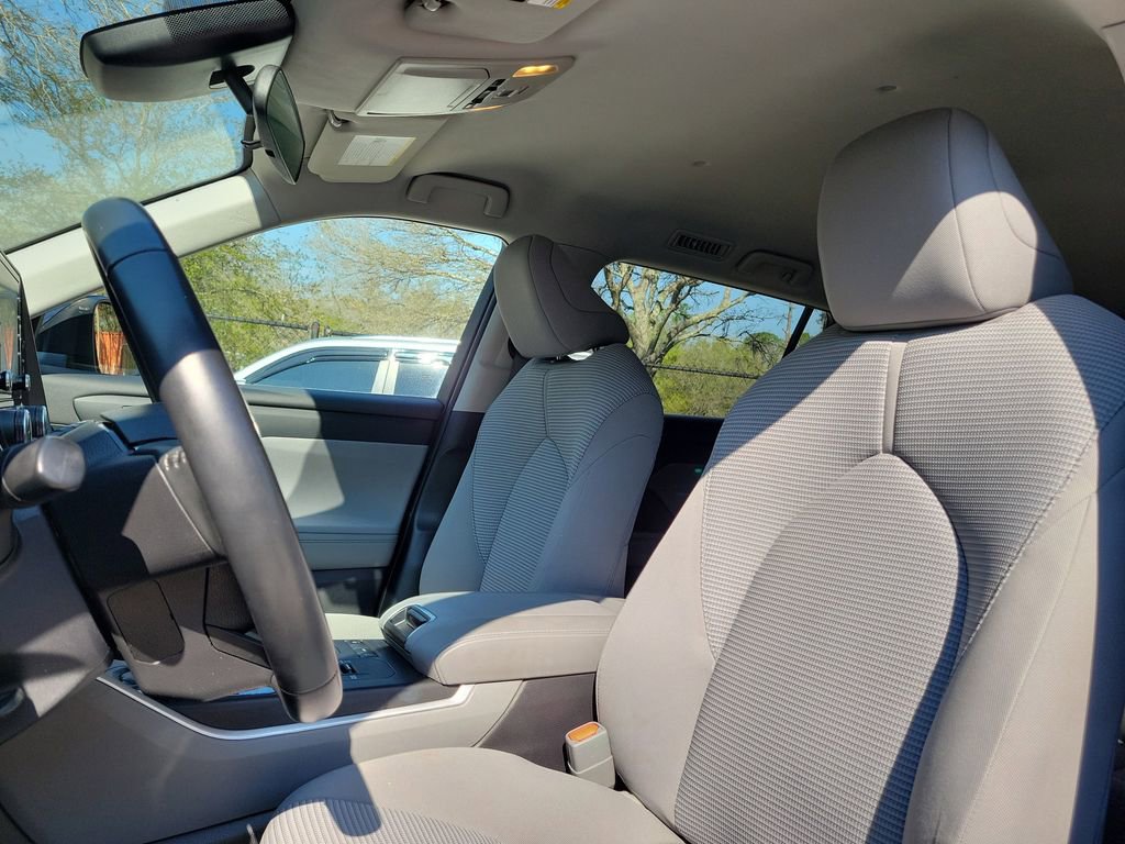 Used 2022 Toyota Highlander LE image 20
