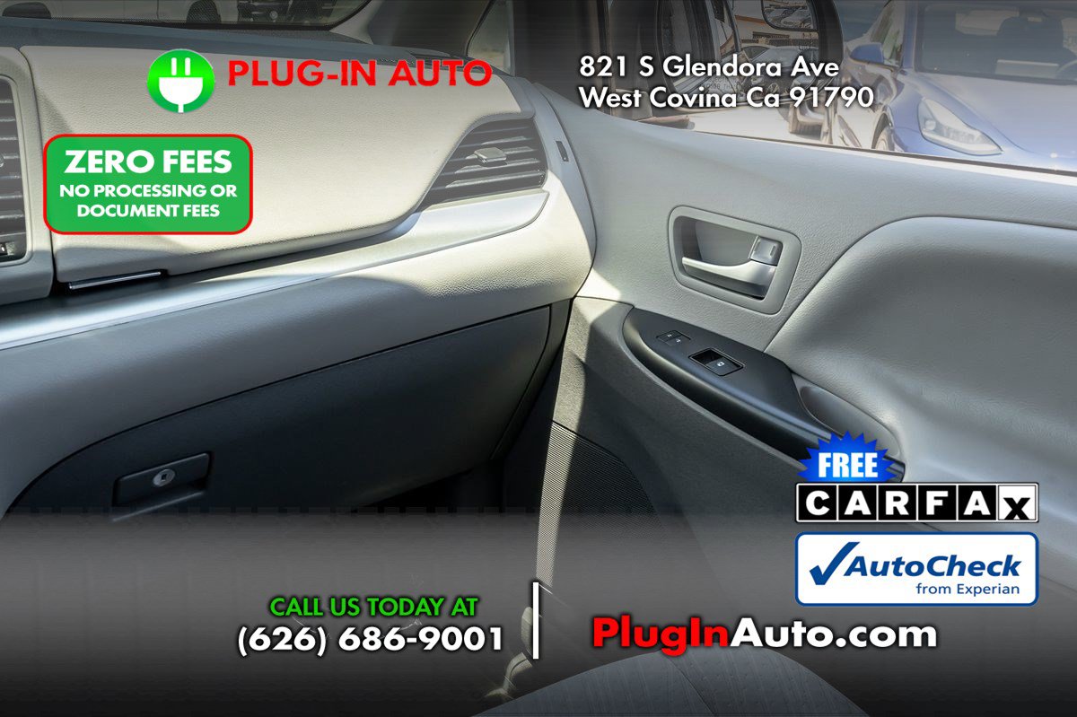 Used 2019 Toyota Sienna LE FWD image 19